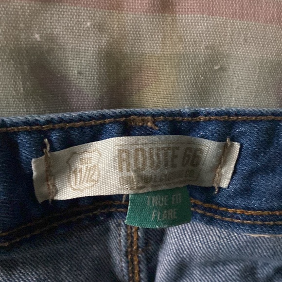 BOOT LEG CUT JEANS FOR WOMEN - Picture 4 of 4